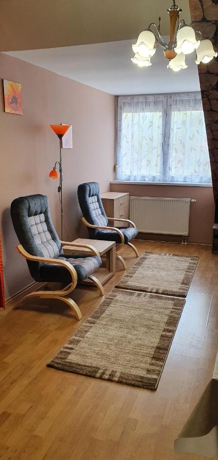 Venusz Apartman Cserkeszőlő Bagian luar foto
