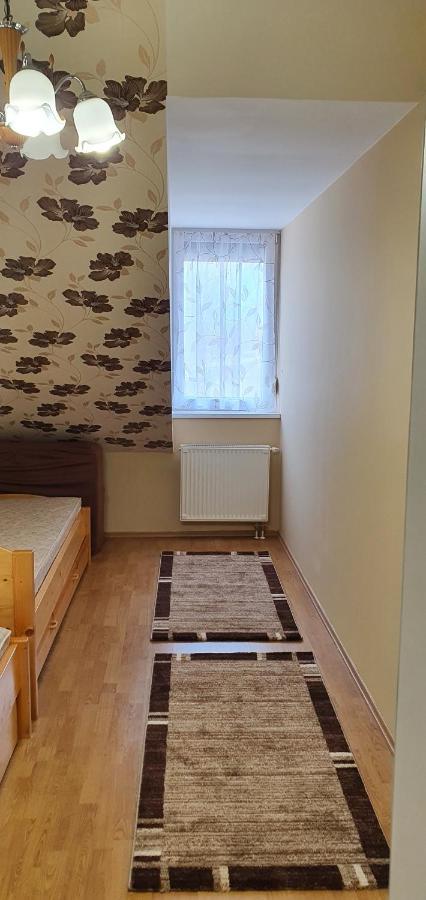 Venusz Apartman Cserkeszőlő Bagian luar foto
