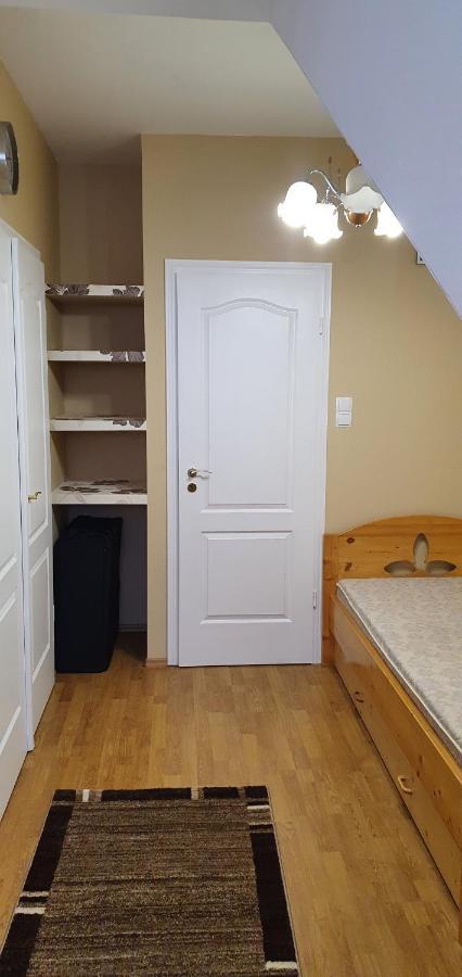 Venusz Apartman Cserkeszőlő Bagian luar foto