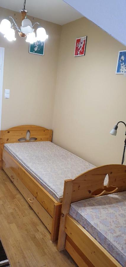 Venusz Apartman Cserkeszőlő Bagian luar foto