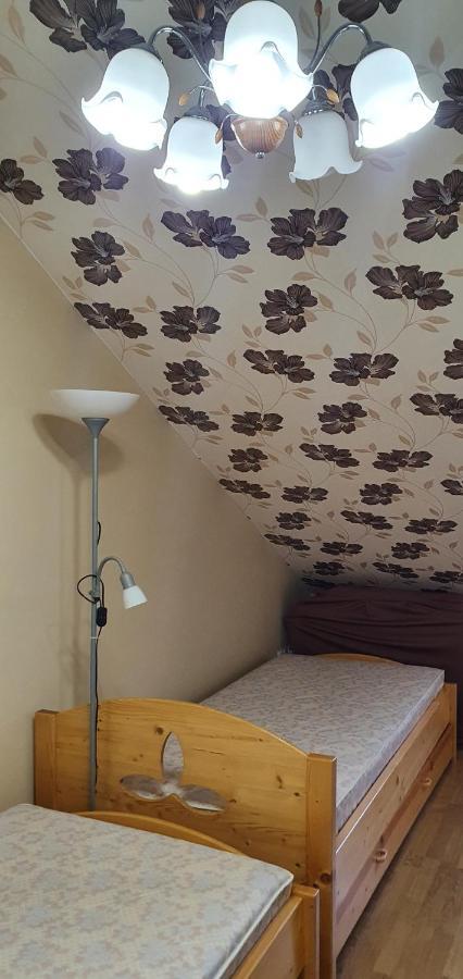 Venusz Apartman Cserkeszőlő Bagian luar foto